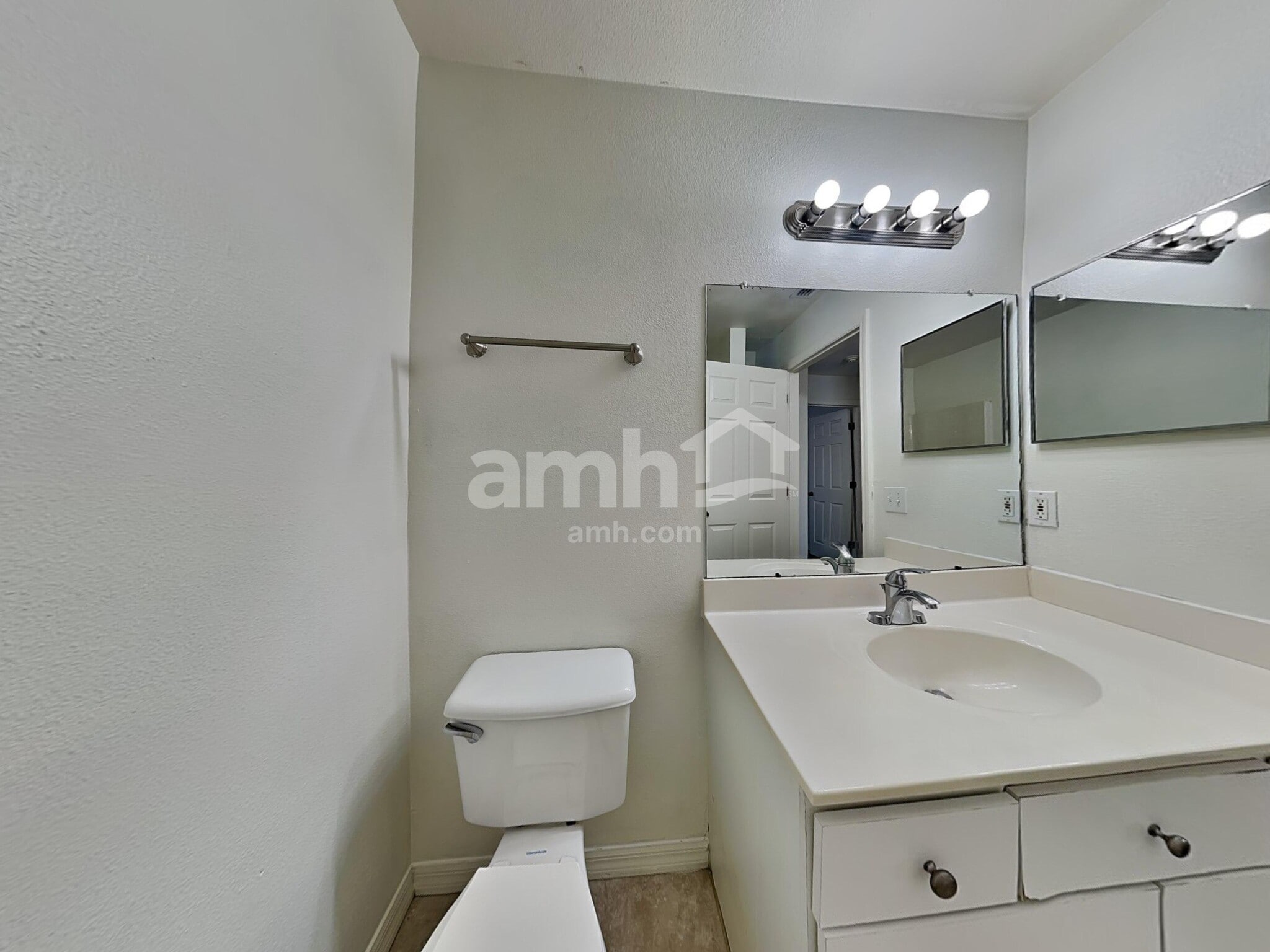 Building Photo - 10564 Opus Dr