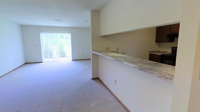 Building Photo - Condo Style Lower 1 Bedroom 1 Bathroom Apartment Available