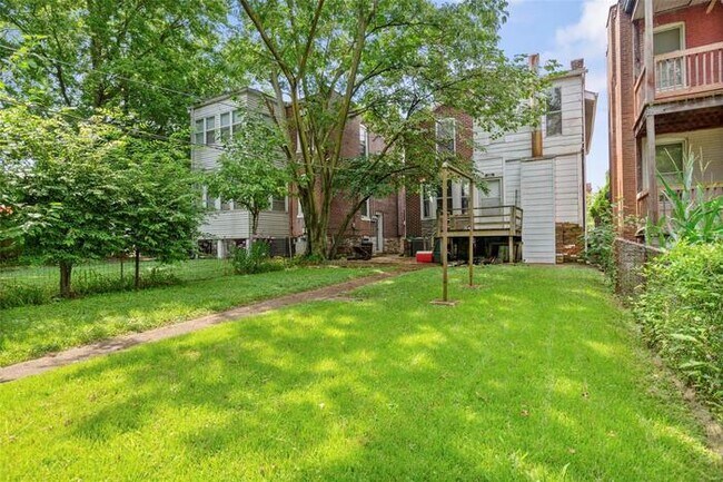 Building Photo - Fantastic 3bd/1.5ba home! Coming soon!