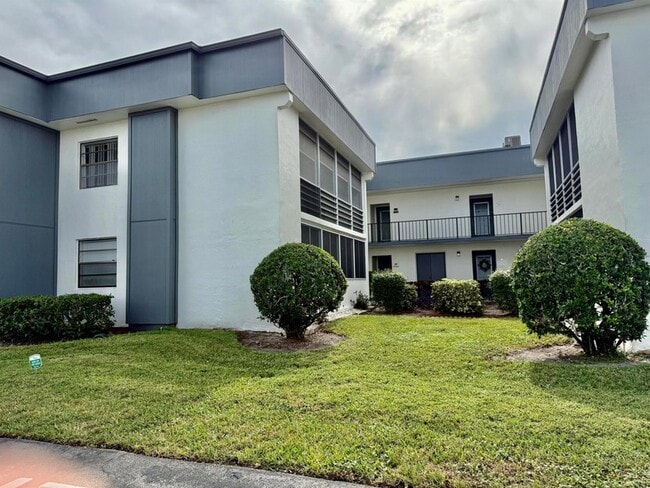 Building Photo - 514 Piedmont K