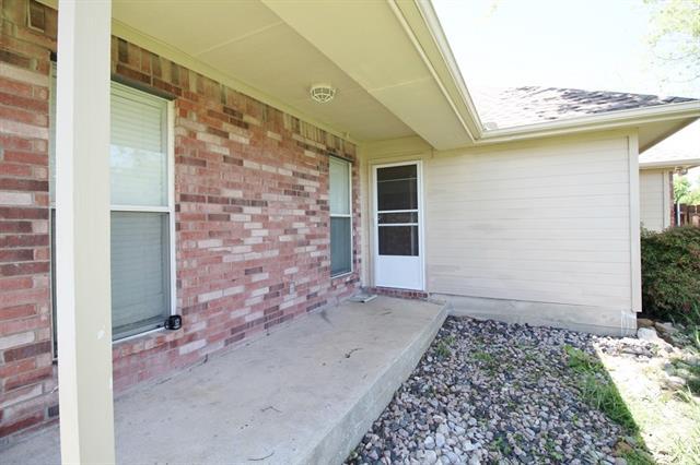Building Photo - 809 Foxwood Ln