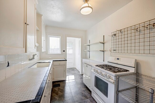 Building Photo - 1741 Wroxton Ct