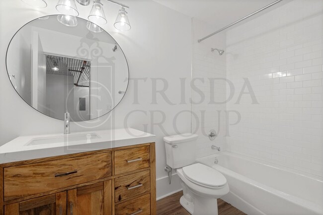 Building Photo - Apt 4 Avail July 18th!  Unique 2 BR, 2 BATH Apt in the HEART of Mt Washington!  3 Off Street Park...
