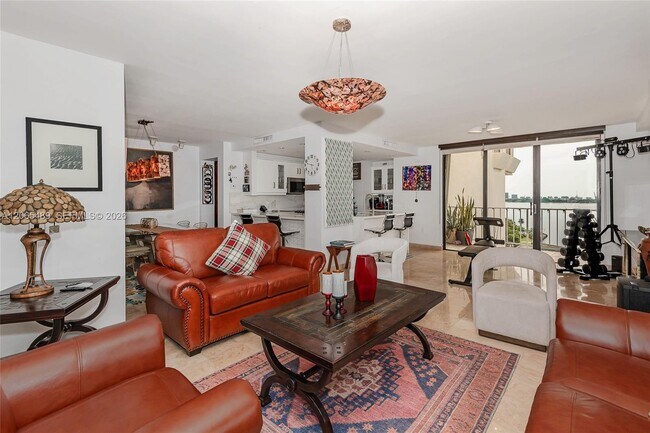 Building Photo - 11111 Biscayne Blvd