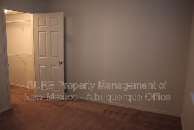 Building Photo - 408 E Comanche St