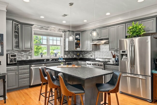 Building Photo - 3369 Preston Shore Dr