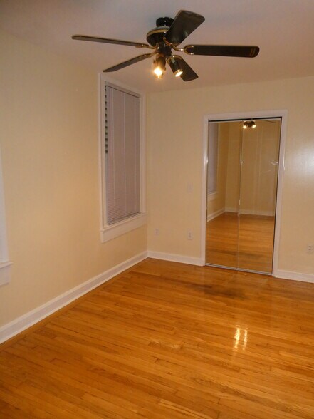 Master Bedroom with large closet - 314 Saratoga St