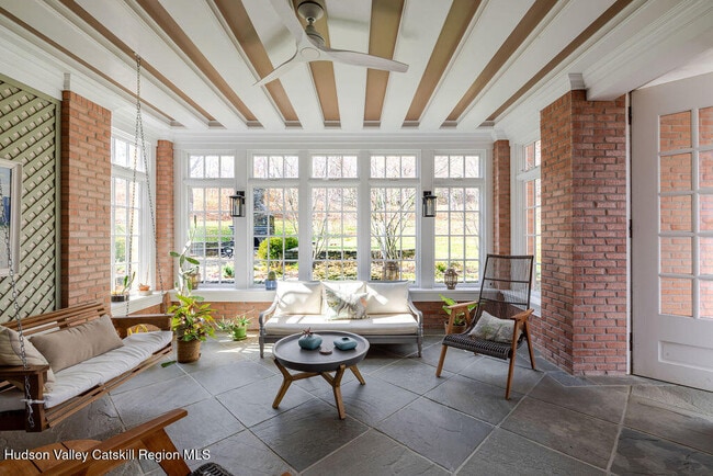 Building Photo - 136 Tory Hill Farm Rd