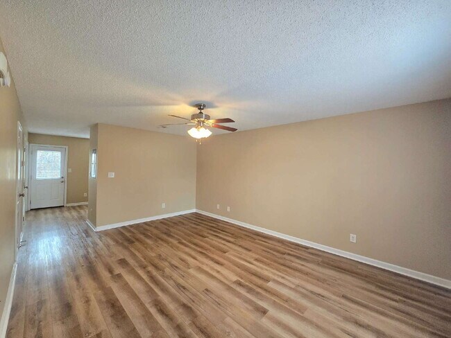 Building Photo - 541 D Patriot Park Court Clarksville, TN 37042