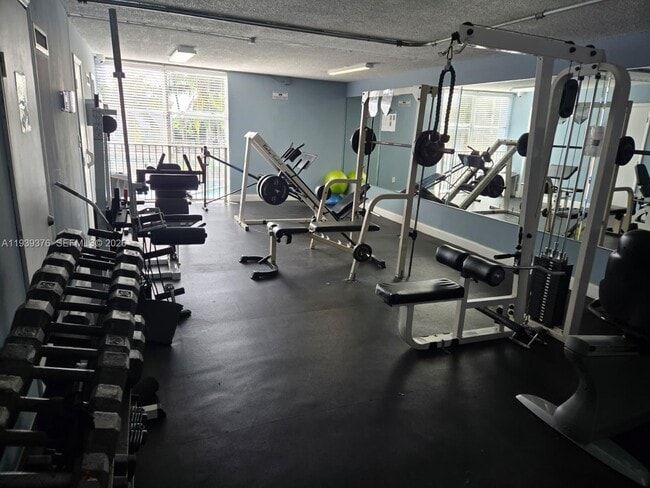 Building Photo - 1801 S Treasure Dr