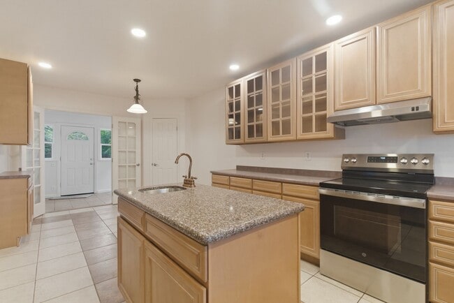 Building Photo - 8111 E Briarwood Blvd