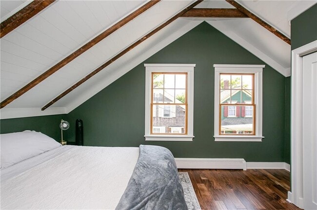 Building Photo - 5 Cherry St