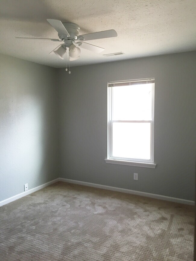 Building Photo - 2517 Maverick Ln