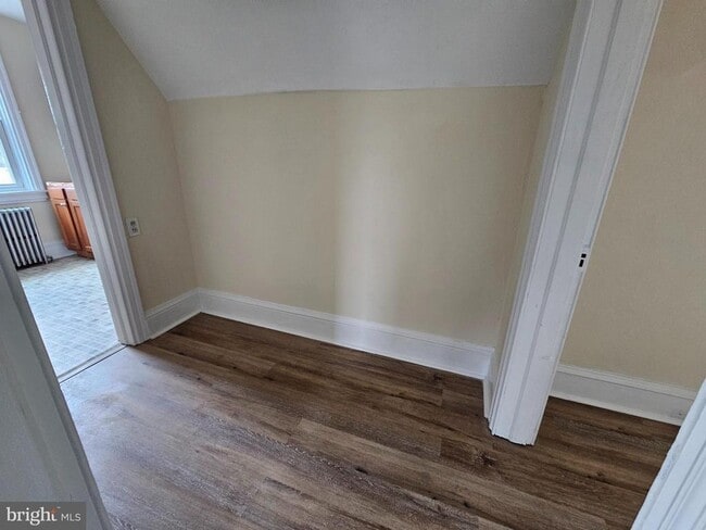 Building Photo - 541 E High St