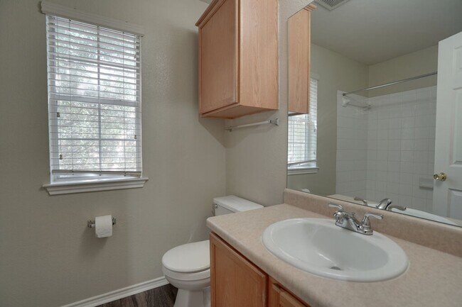 Building Photo - 9405 Rowlands Sayle Rd