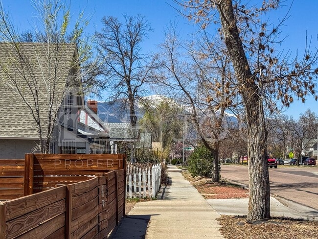 Building Photo - Downtown Ranch Home with View of Pikes Peak