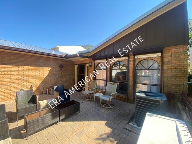 Building Photo - 925 Holbrook Cir