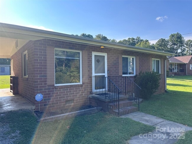 Primary Photo - 13301 New Haven Dr