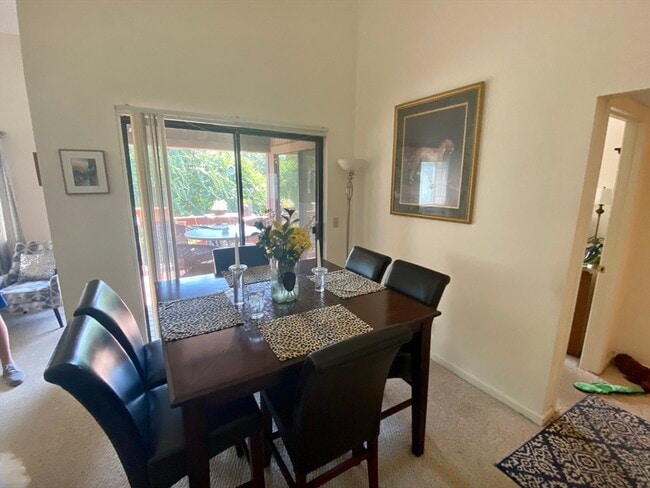 Building Photo - 215 Trailside Way