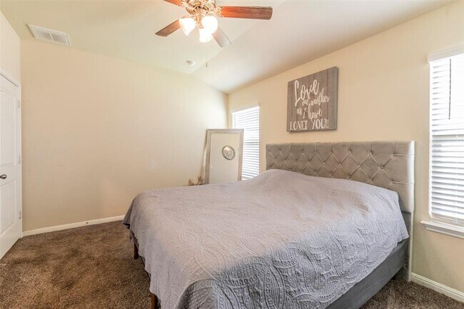 Building Photo - 205 Pepper Mill Loop