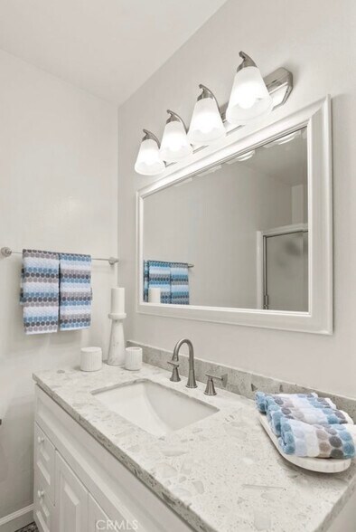 Building Photo - 18620 Hatteras St