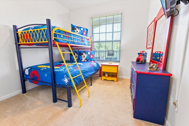 Building Photo - 2304 Silver Palm Dr