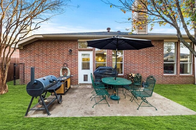 Building Photo - 1055 Port Sullivan Dr