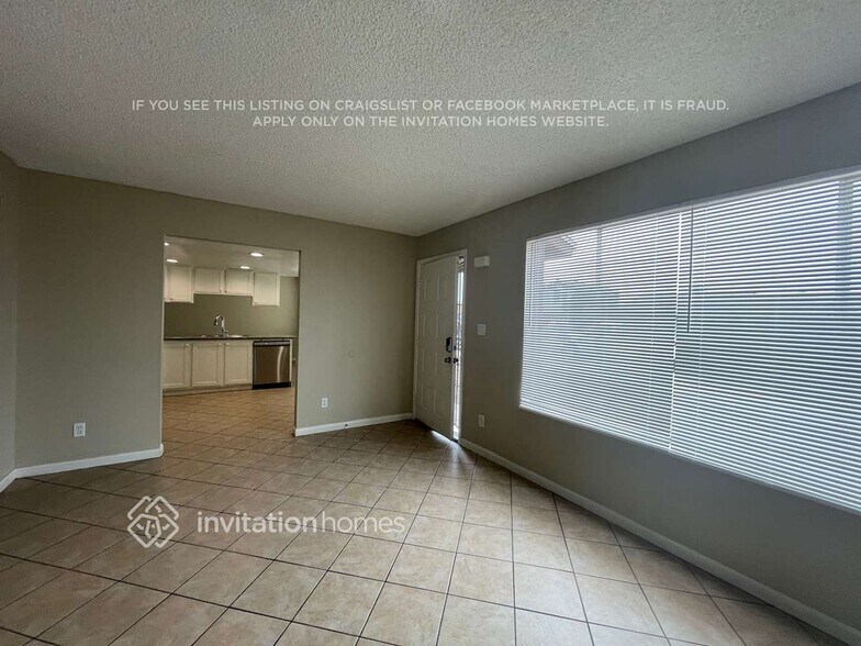 Building Photo - 9018 W Sells Dr
