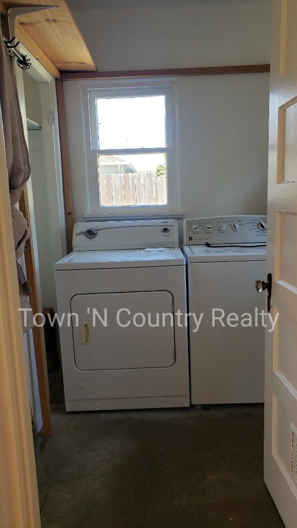 Building Photo - Charming 3-Bedroom Home in South Salinas –...