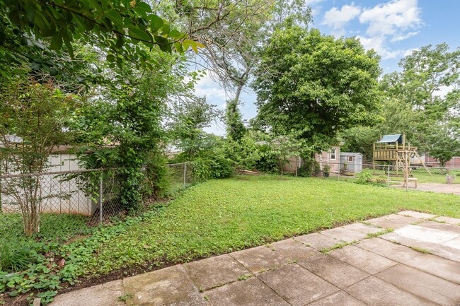Building Photo - Charming 3 Bedroom 1 Bath Home in West Park!