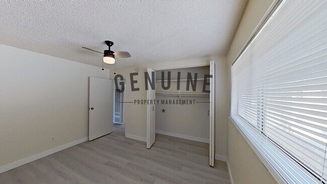 Building Photo - Cameo Ln Four-Plex