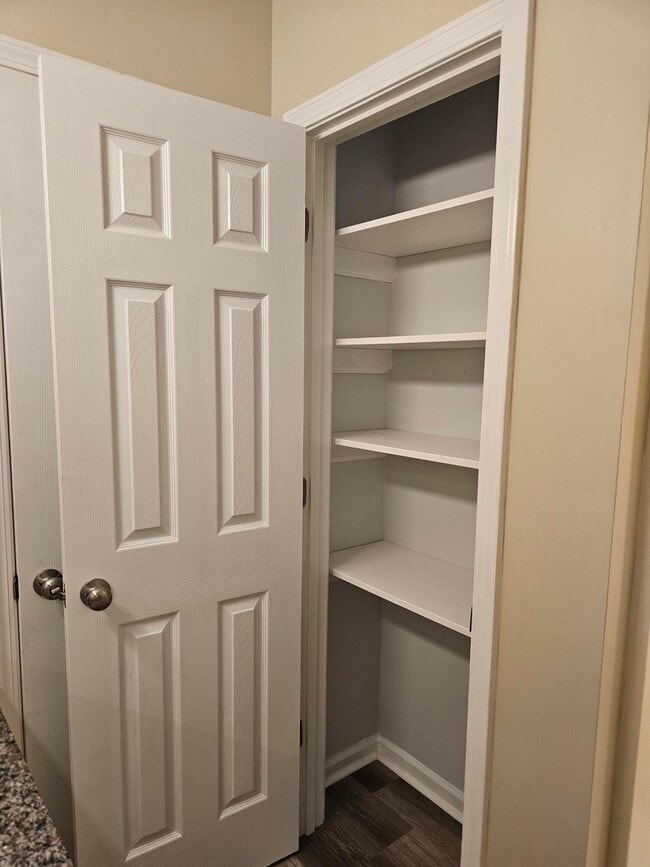 Building Photo - 5080 Seymour Rd