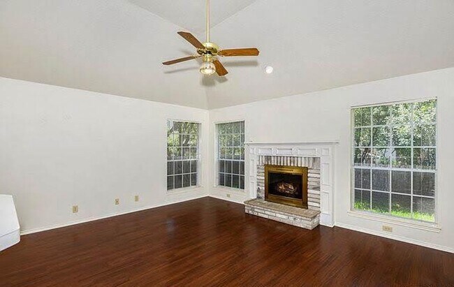 Building Photo - One Story With Open Floor Plan and Beautiful Oak Trees