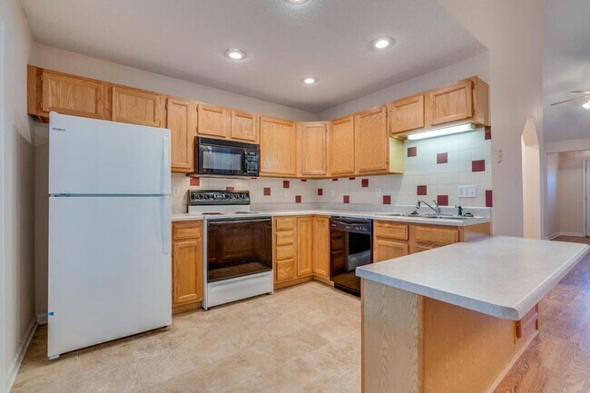 Building Photo - 3910 Renaissance Sq