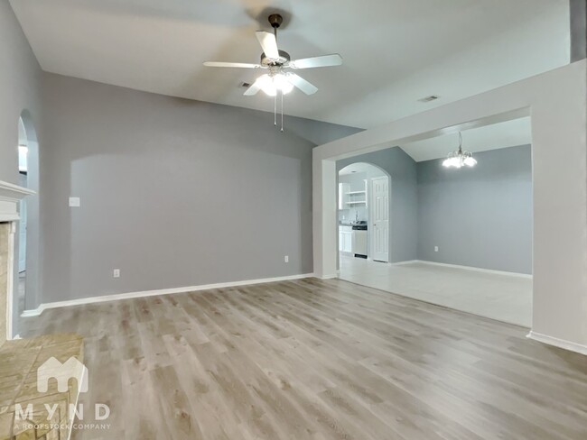 Building Photo - 1816 Sherwood Forest Cir