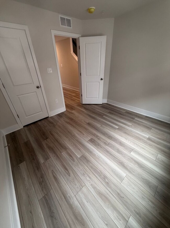 Building Photo - Newly Constructed 3bed/3.5 Bath townhome available now!