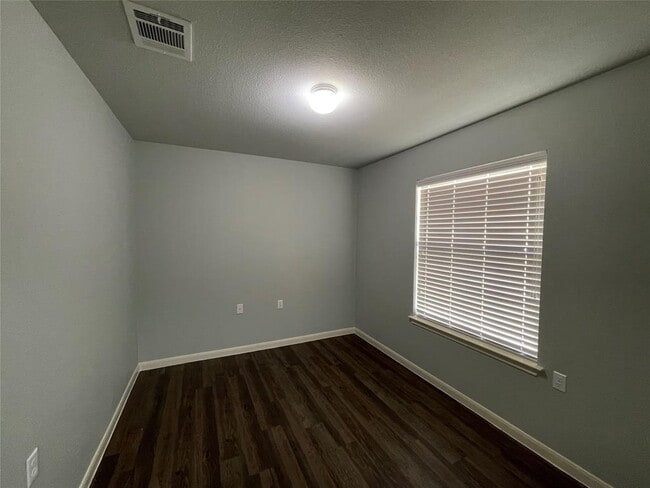 Building Photo - 7817 Duber Ln