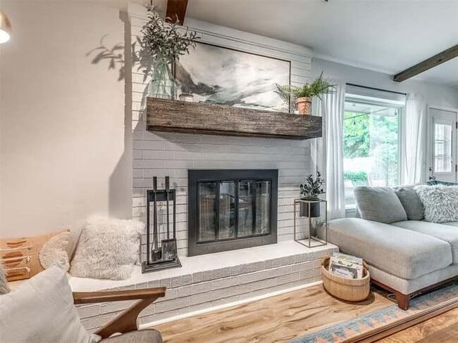 Building Photo - 1205 S Gemini Rd