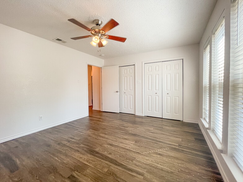 Building Photo - 312 Cedarwood Ln