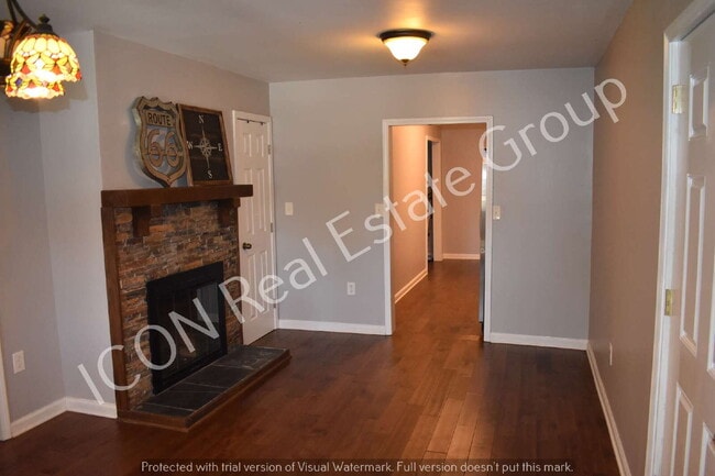 Building Photo - 1/1 home with detached garage