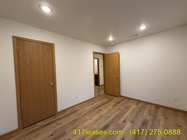 Building Photo - 2618 N Pierce Ave
