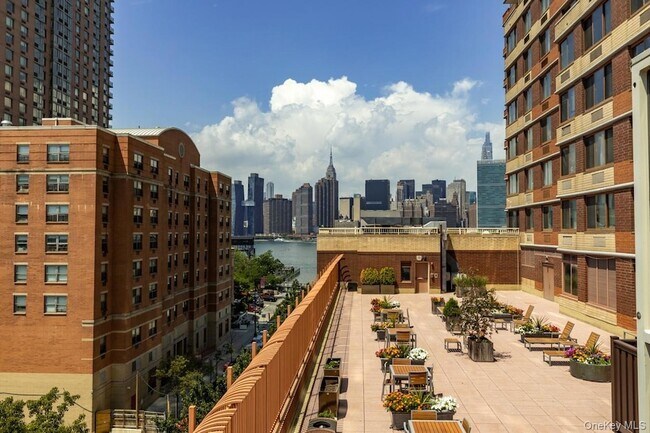 Building Photo - 4-74 48th Avenue Unit 25M