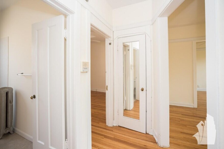 Building Photo - 5103 N Winchester Ave