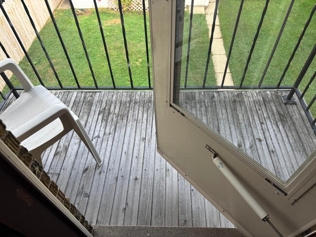 Building Photo - 2119 Lasalle St