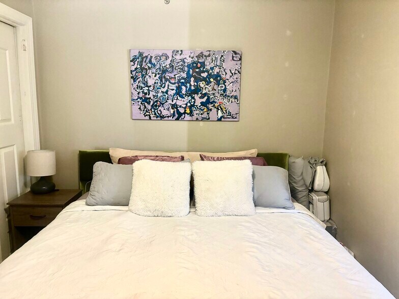 Building Photo - 1100 Hawthorne St