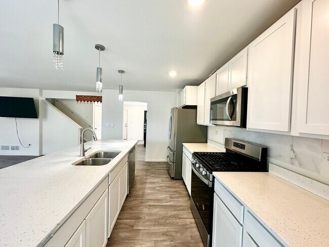Building Photo - 2048 Canyon Creek Ct