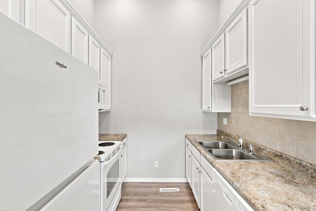 Building Photo - NEW 1720-1722-1724-1726 N Chapman Lane