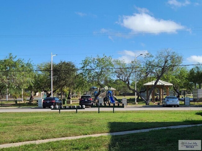 Building Photo - 801 Beach Blvd