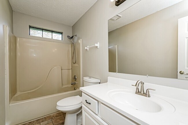 Building Photo - 86 Easton Point Way