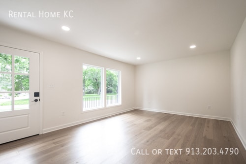 Building Photo - 8400 W 93rd St
